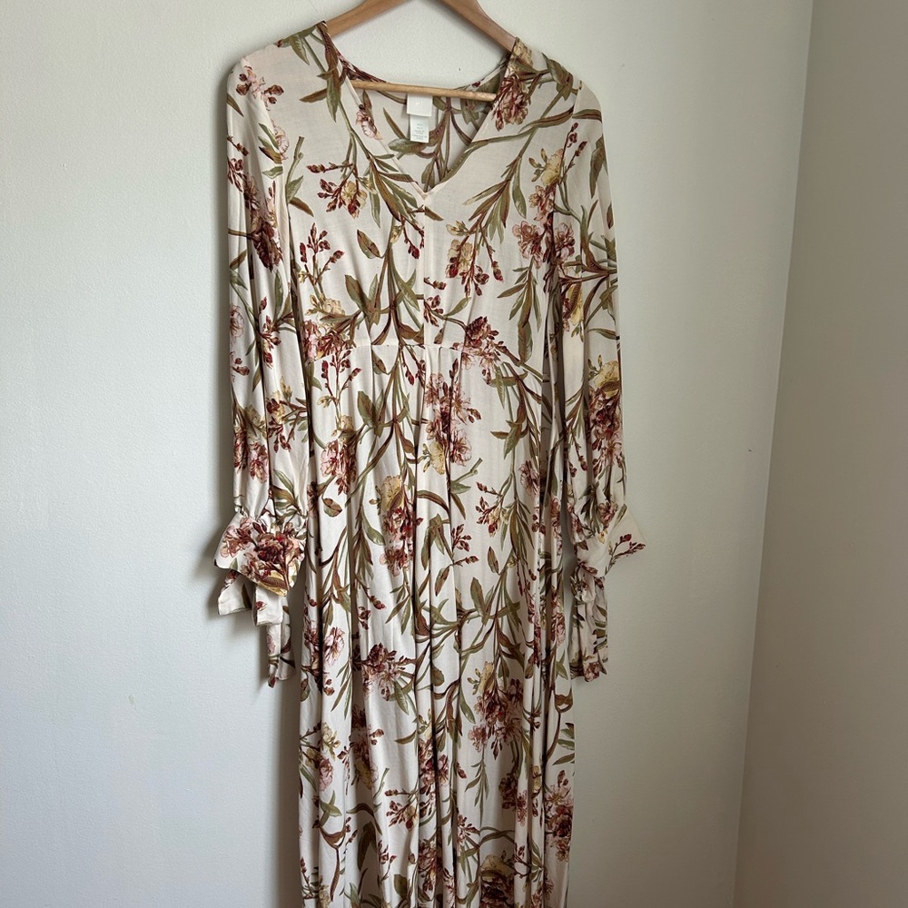 H&M Long Sleeve Dress with V-Neck